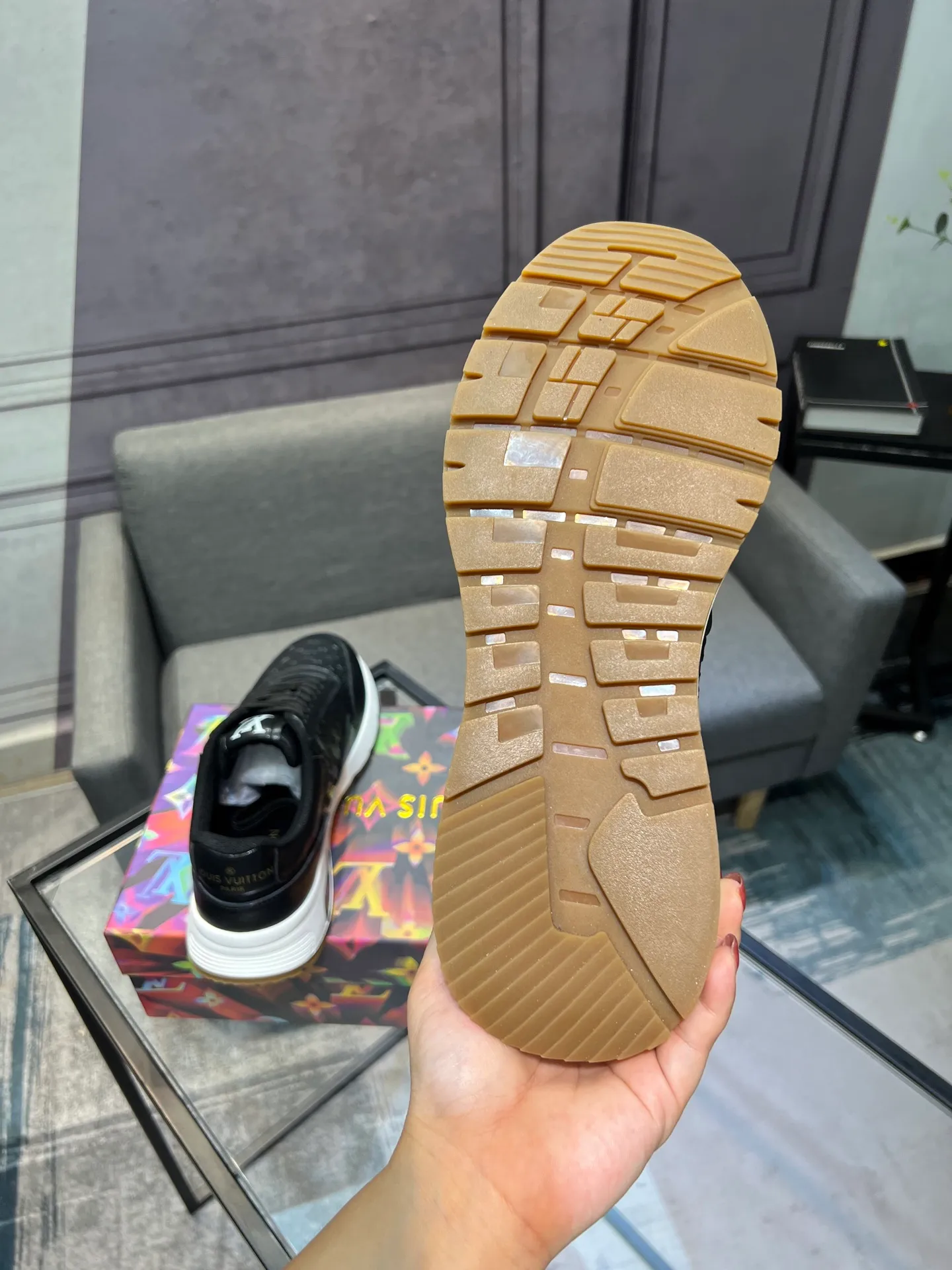 Men's shoes 💰460 "LV" The latest men's casual shoes, genuine leather lining, rubber wear-resistant outsole, fine lines and beautiful strips, not too much decoration, European and American style, comfortable and high-grade, optional, size number: 38 to 44 45 can be customized
